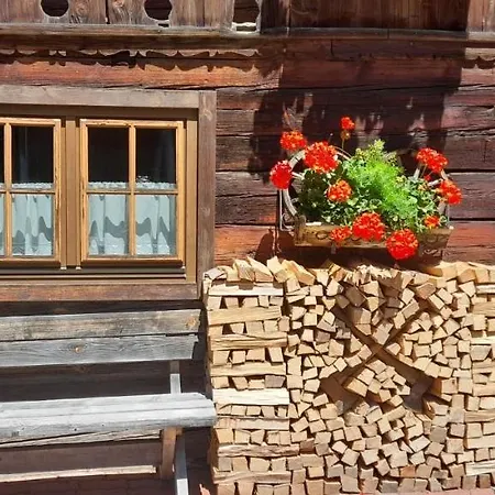 Holiday home Holzfaellerhaus Melkstatt Auffach