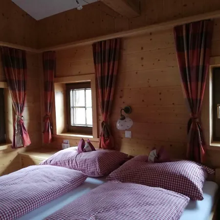 度假居 Holzfaellerhaus Melkstatt 奥法赫