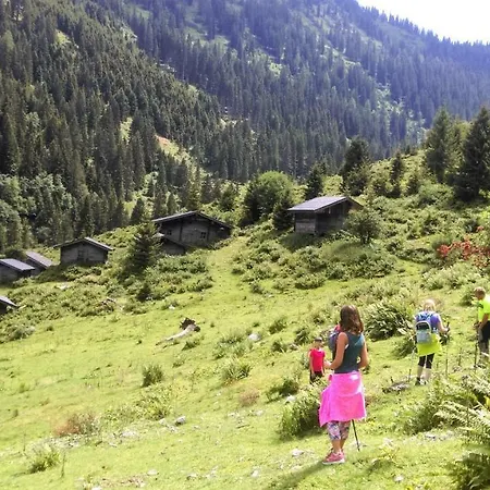 Holzfaellerhaus Melkstatt Ауффах