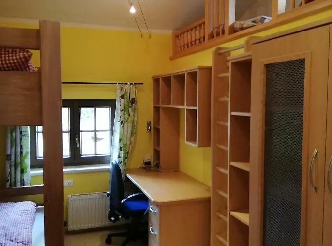 Holzfaellerhaus Melkstatt * 奥法赫